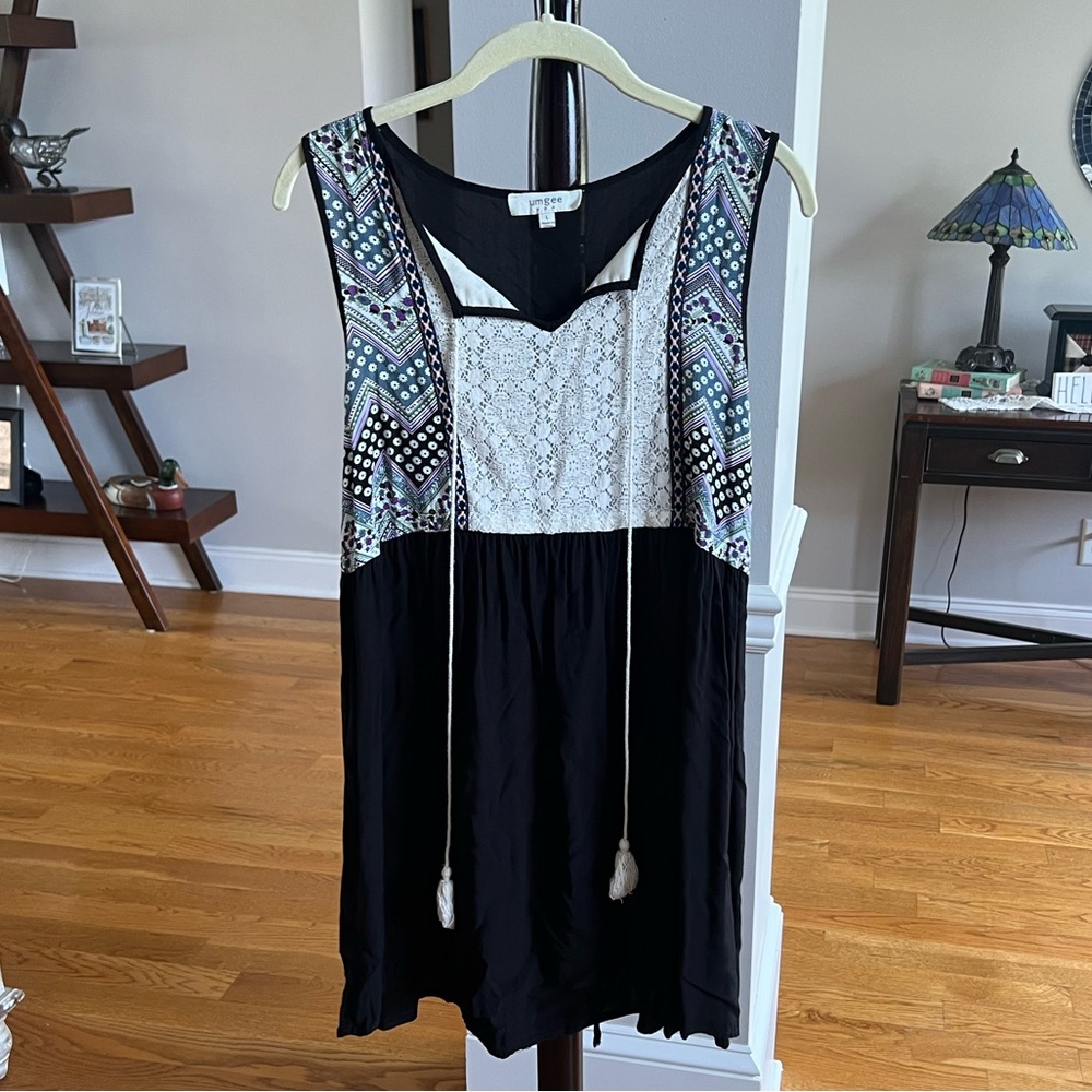Umgee Black and Lace Sleeveless Cinched Tunic